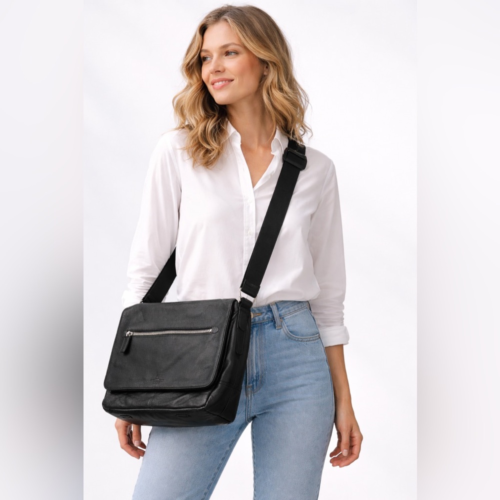 Banana Republic Black Crossbody Messenger Bag